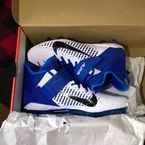 Nike Alpha Menace Pro 2 Mid Football Cleats
